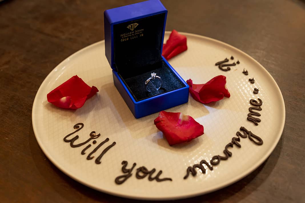 Organize your marriage proposal in District 1 Saigon
